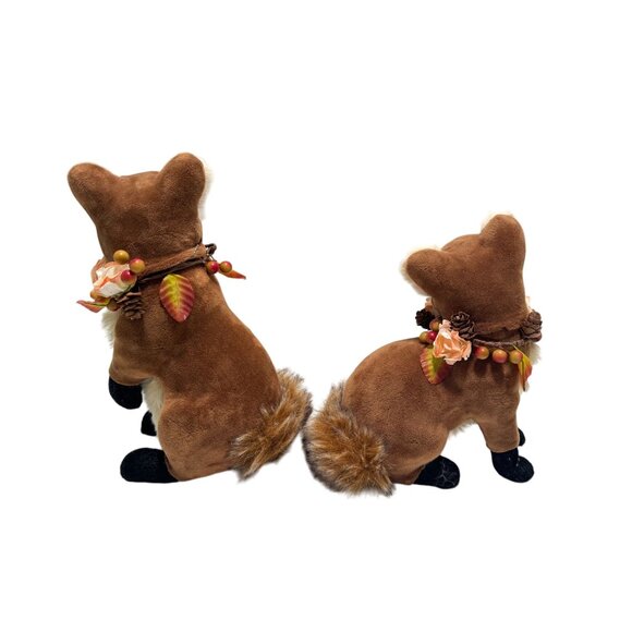 Lot of 2 Fabric Covered Fluffy Fur Tailed Foxes With Floral Wreaths 10" & 8.5" t - Picture 4 of 6